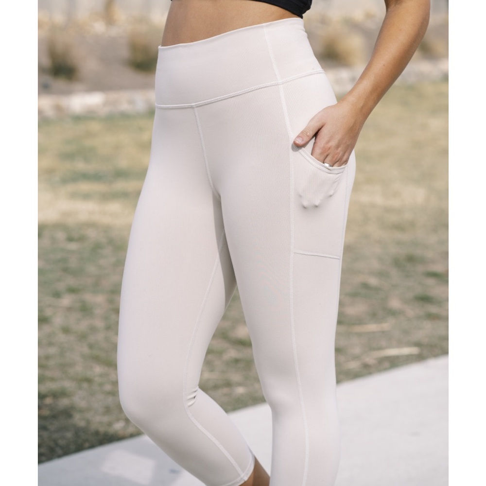 Avenue Capri Legging 20" Natural